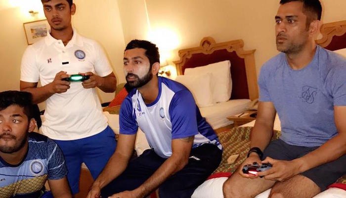 MS Dhoni playing FIFA with Jharkhand players