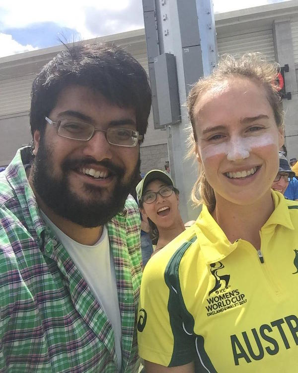 Ellyse Perry poses with a fan