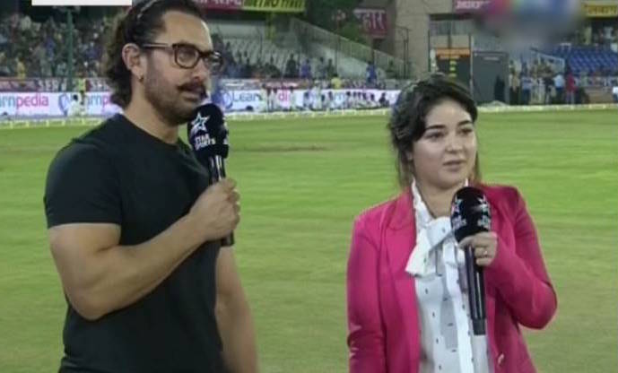 https://crickettimes.com/wp-content/images/2017/10/Aamir-Khan-Zaira-Wasim.jpg