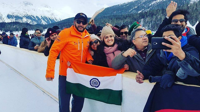 Shahid Afridi with Indian fans in Switzerland