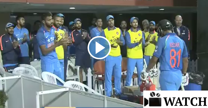 WATCH: Kedar Jadhav gets a standing ovation from the dressing room (IND vs ENG 3rd 2017)