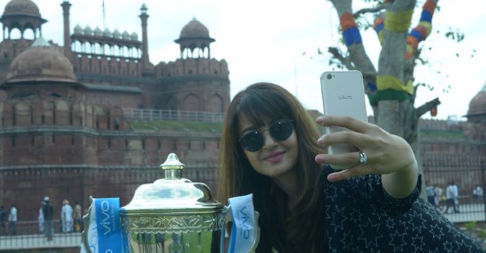 Actress Surveen Chawla shows her excitement for VIVO IPL Trophy Tour in Delhi