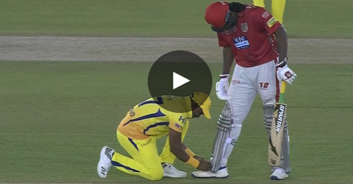 WATCH: Dwayne Bravo tied Chris Gayle’s shoelaces; exhibits great sportsmanship on the ground