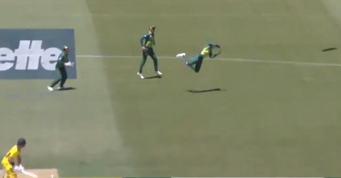 WATCH: Faf du Plessis takes a sensational catch to dismiss D’Arcy Short