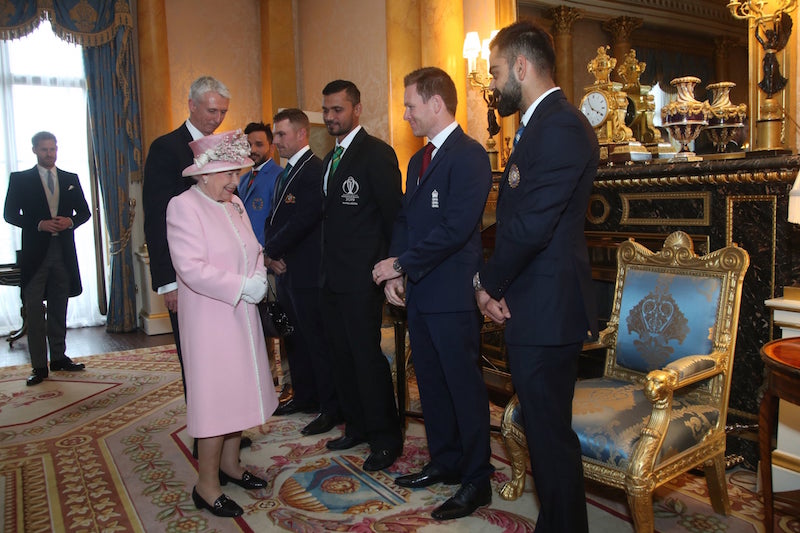 Queen Elizabeth with captains