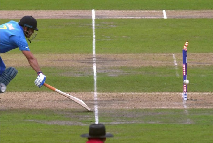 MS Dhoni run-out