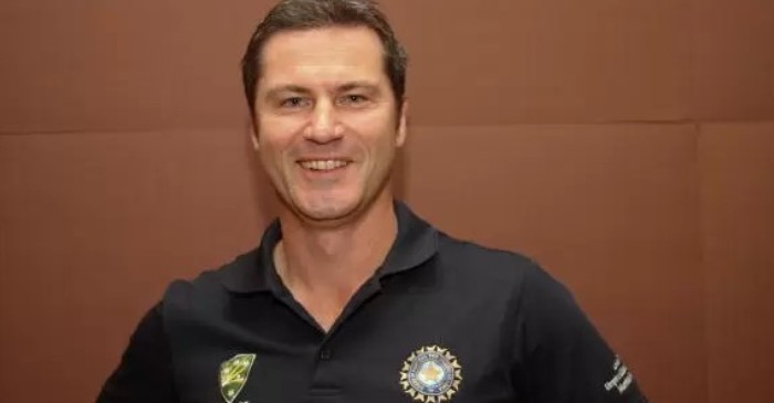 Simon Taufel answers the question regarding his current favorite international batsman and bowler in style