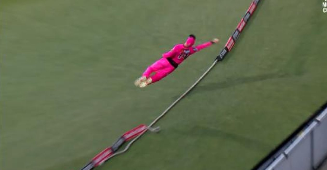 BBL 2020-21: WATCH – Jordan Silk defies ‘laws of physics’ to save a certain six against Hobart Hurricanes