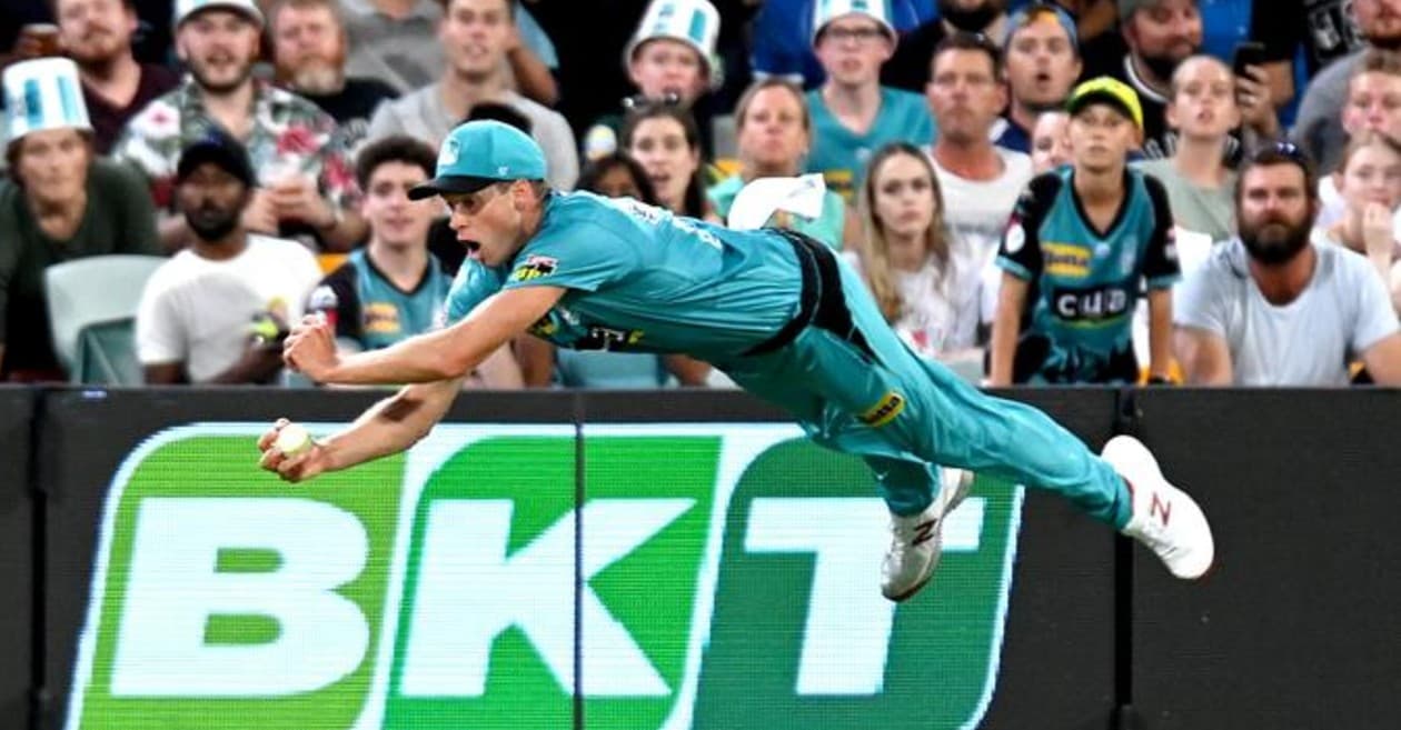 Ben Laughlin takes a stunning catch in BBL 10