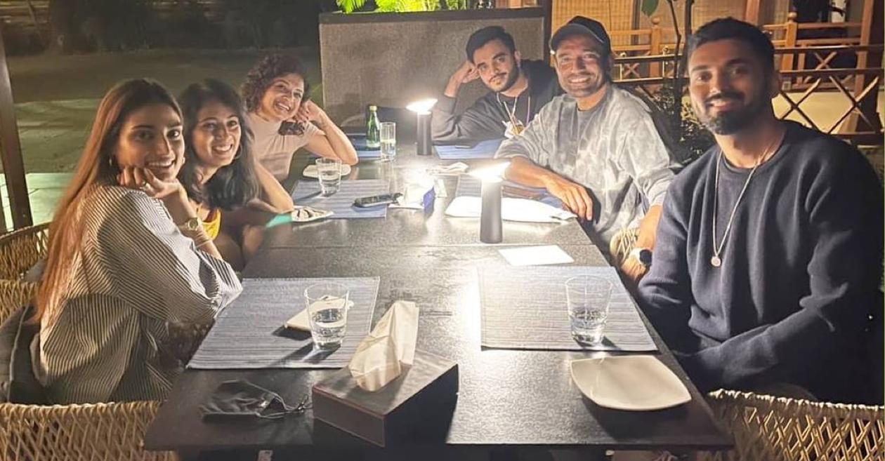 KL Rahul, Athiya Shetty join Robin Uthappa, his wife Sheetal and their friends at a dinner party