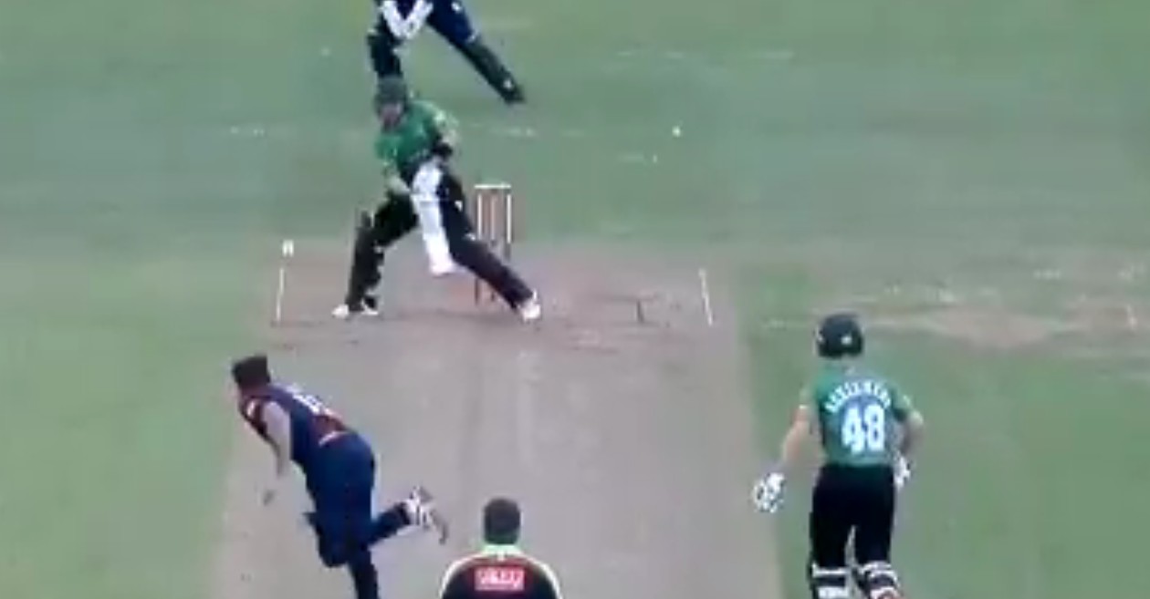 WATCH- Josh Inglis plays a reverse scoop against Nathan Buck during T20 Blast 2021