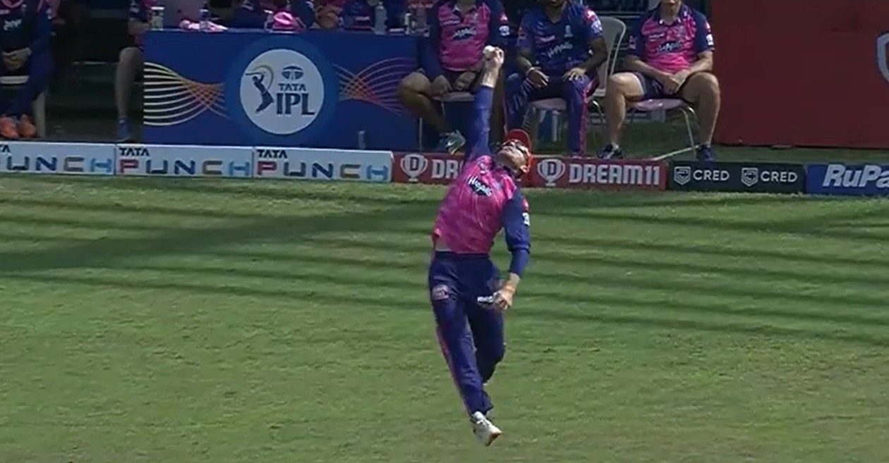 WATCH: Jos Buttler takes a stunning catch to get rid of Shikhar Dhawan – IPL 2022, PBKS vs RR