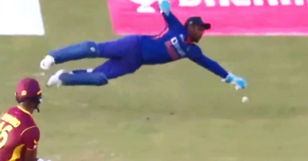 Sanju Samson saves a certain boundary in the final over of 1st ODI