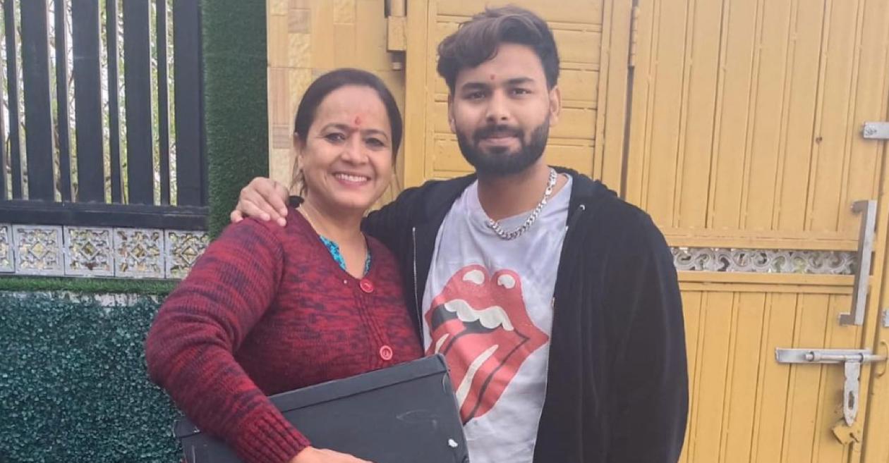 Rishabh Pant with his mother