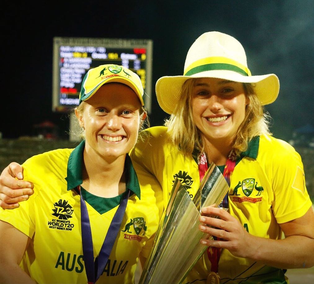 Ellyse Perry with Alyssa Healy