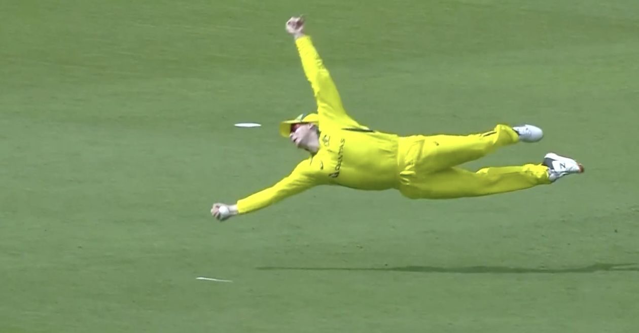 WATCH: Steve Smith takes a one-handed screamer to dismiss Hardik Pandya in 2nd ODI