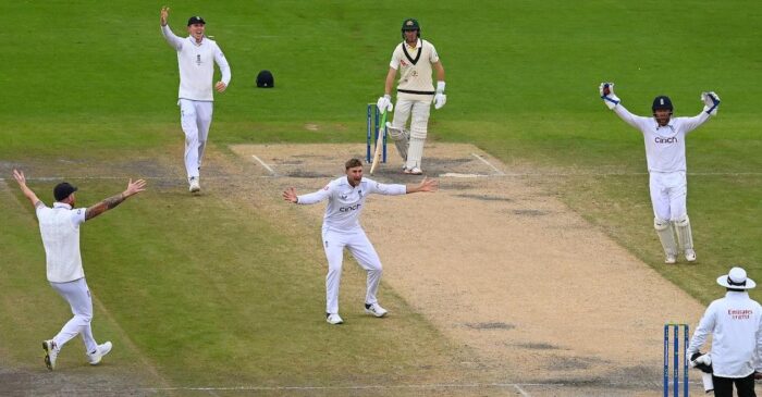 Ashes: England fans boo Marnus Labuschagne for not walking despite edging the ball to wicket-keeper Jonny Bairstow