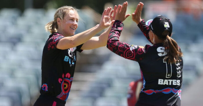 WBBL 2023: Ellyse Perry’s career-best figures propel Sydney Sixers to thumping win over Melbourne Renegades
