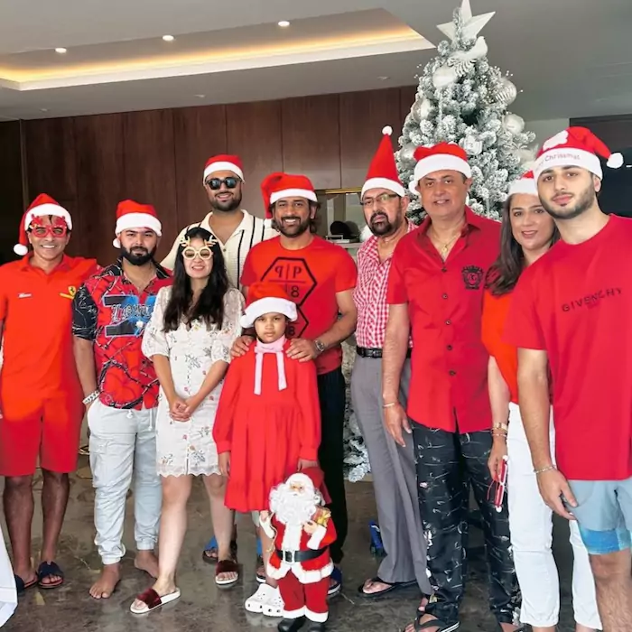MS Dhoni with his wife and friends