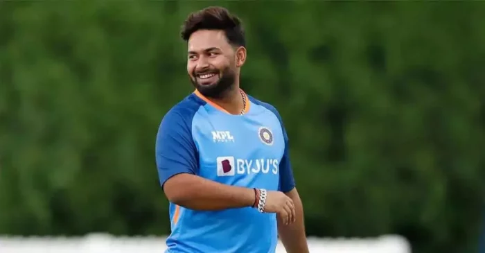 Rishabh Pant offers words of wisdom to a financially struggling fan