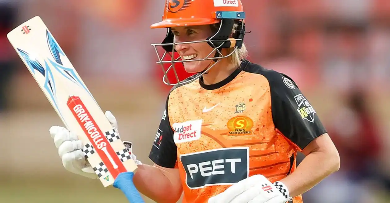 Beth Mooney shines in Perth Scorchers’ impressive win over Brisbane Heat in WBBL 2024