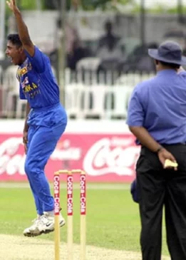 Chaminda Vaas 2001