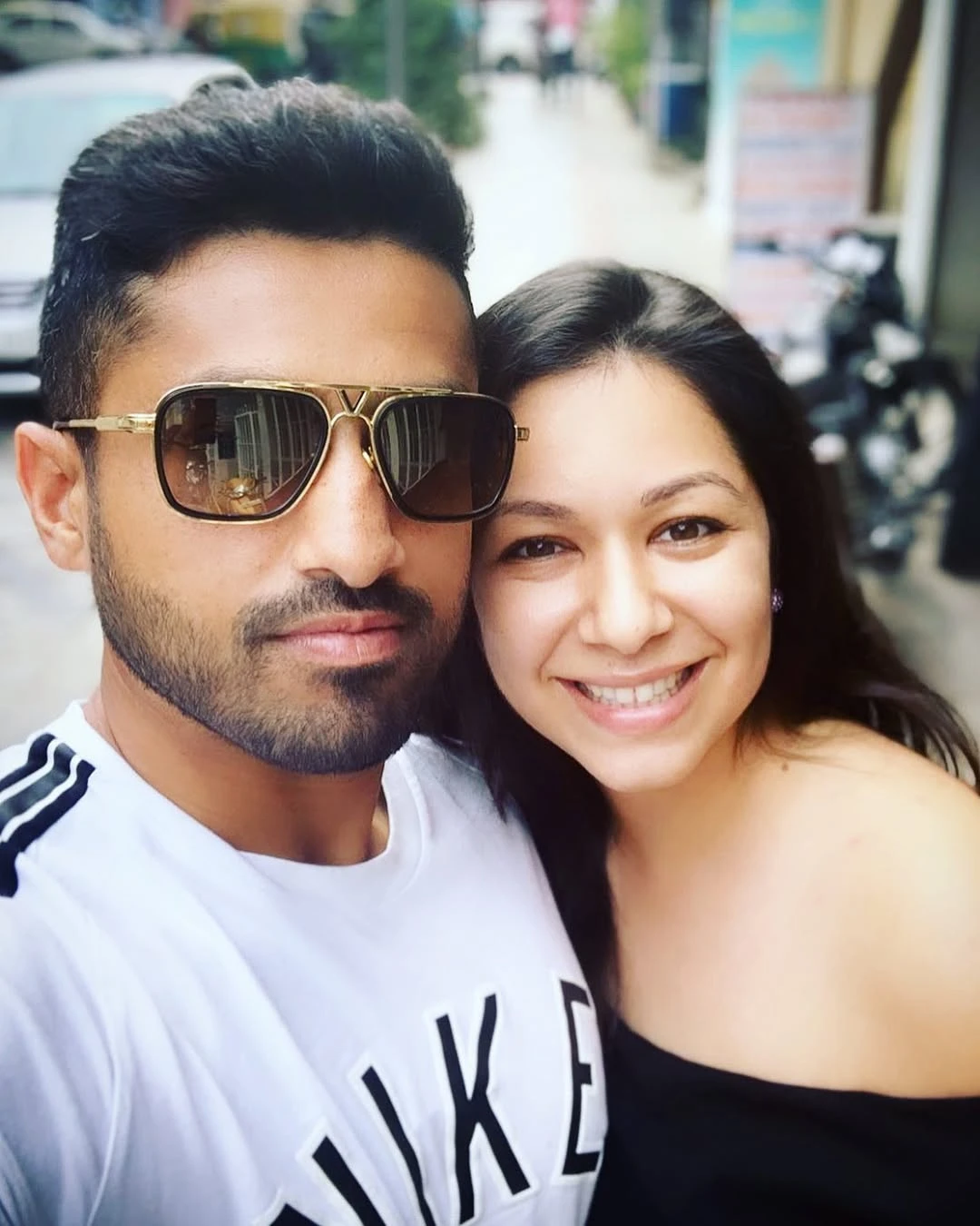 Karun Nair with wife Sanaya Tankariwala