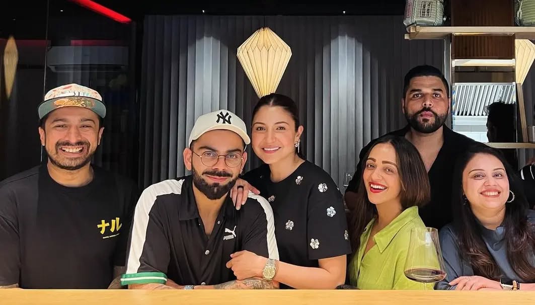 Nikhil Sosale with Virat Kohli, Anushka Sharma and others